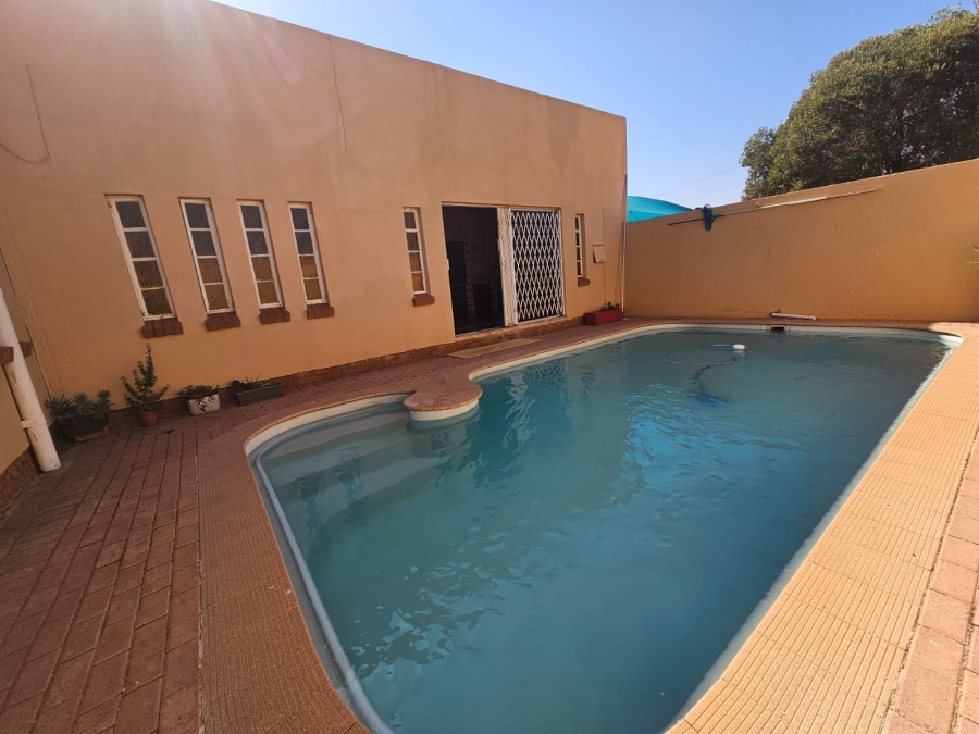 5 Bedroom Property for Sale in Bedelia Free State